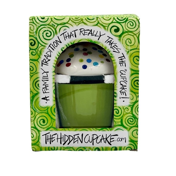 Magnolia Lane The Hidden Surprise Birthday Cupcake Ceramic Gift Holder GreenNIB - Picture 1 of 9